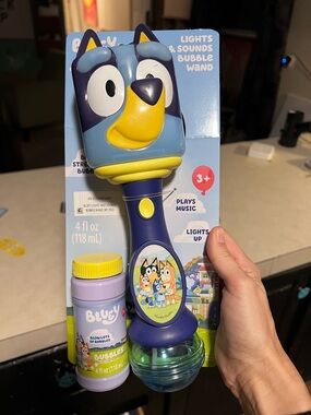 NWT Bluey Lights & Sounds Bubble Wand - Blue and Yellow